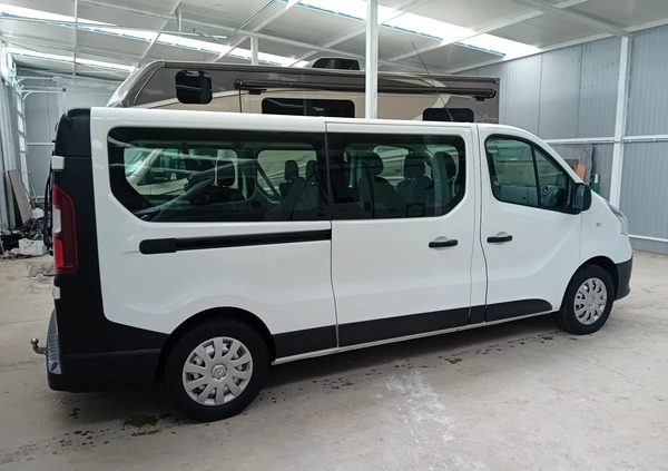 Renault Trafic cena 69900 przebieg: 105000, rok produkcji 2015 z Jędrzejów małe 436